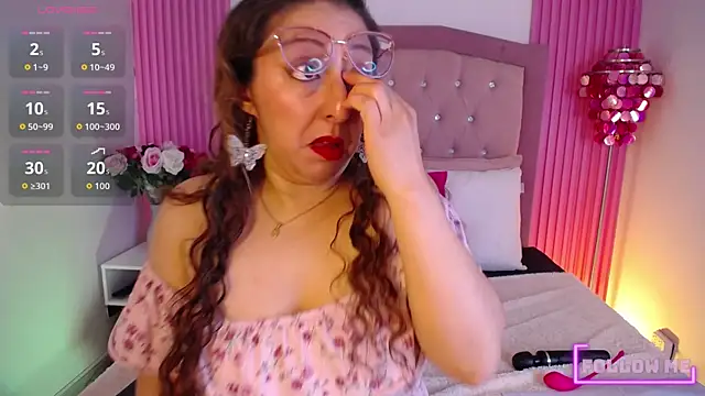 AnnadirtyXo online show from April 19, 2026, 4:12 am