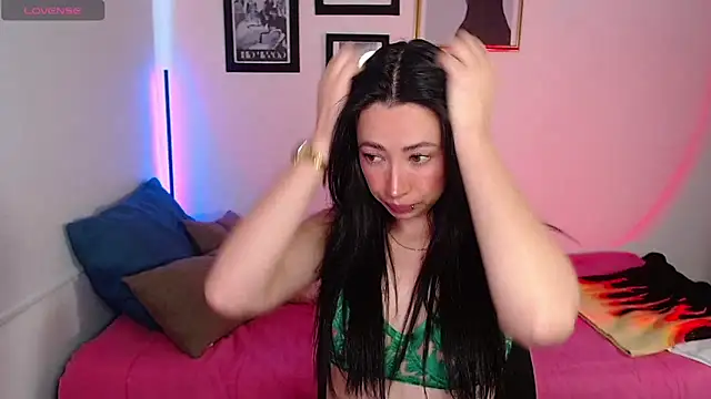 lilyy evanss online show from January 21, 2025, 11:02 pm