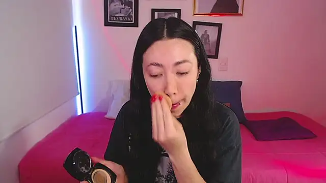 lilyy evanss online show from February 19, 2025, 10:53 pm