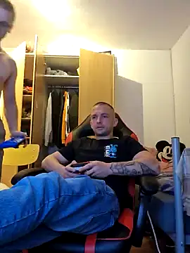 Snapshot of magicSeX4You chatting on October 7, 2025, 9:45 pm magicSeX4You online show from October 7, 2025, 9:45 pm