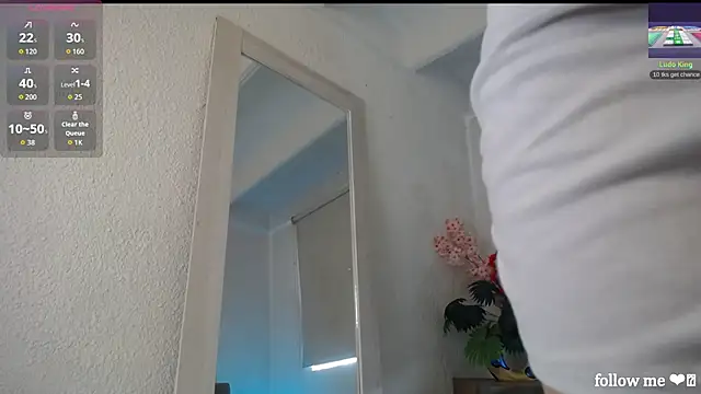 Lucy Princes online show from February 4, 2026, 9:42 pm