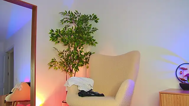 alissa foxx online show from July 24, 2026, 12:14 pm