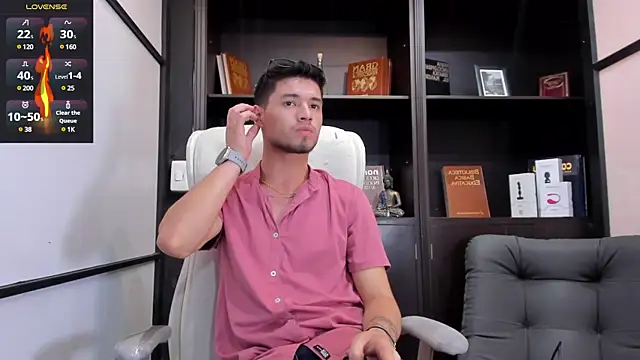 Snapshot of EdwardRoss_ chatting on March 15, 2025, 8:32 pm EdwardRoss online show from March 15, 2025, 8:32 pm