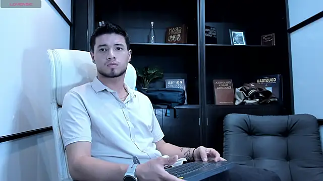 Snapshot of EdwardRoss_ chatting on March 17, 2025, 7:48 pm EdwardRoss online show from March 17, 2025, 7:48 pm