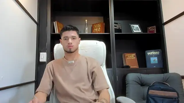 Snapshot of EdwardRoss_ chatting on March 20, 2025, 7:25 pm EdwardRoss online show from March 20, 2025, 7:25 pm