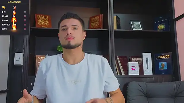 Snapshot of EdwardRoss_ chatting on September 12, 2025, 8:20 pm EdwardRoss online show from September 12, 2025, 8:20 pm