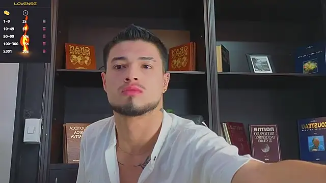 Snapshot of EdwardRoss_ chatting on September 13, 2025, 8:19 pm EdwardRoss online show from September 13, 2025, 8:19 pm