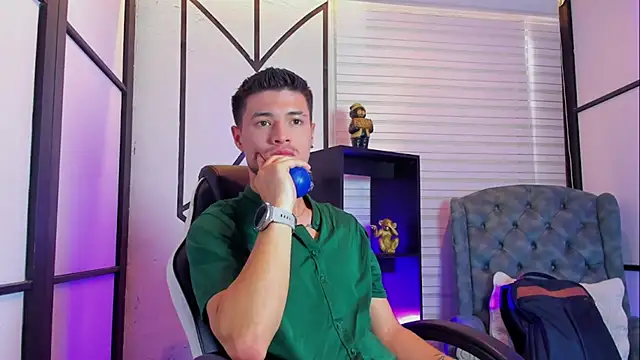 Snapshot of EdwardRoss_ chatting on September 15, 2025, 6:41 pm EdwardRoss online show from September 15, 2025, 6:41 pm