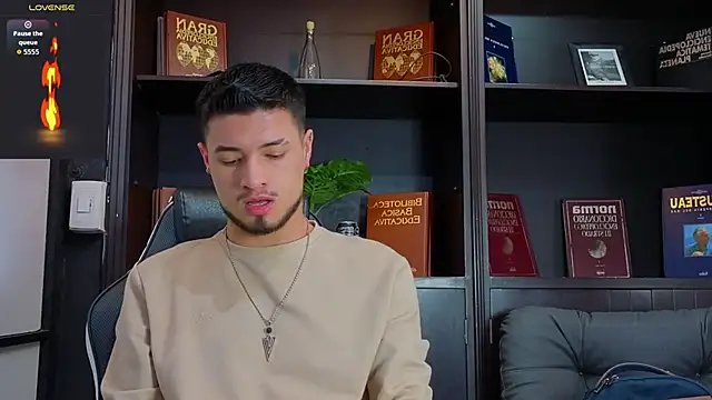 Snapshot of EdwardRoss_ chatting on October 3, 2025, 9:01 pm EdwardRoss online show from October 3, 2025, 9:01 pm