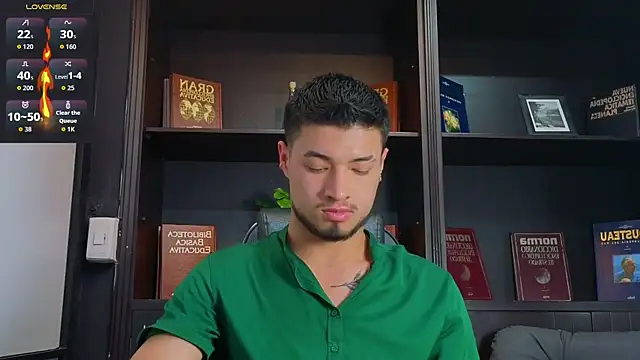 Snapshot of EdwardRoss_ chatting on October 6, 2025, 8:50 pm EdwardRoss online show from October 6, 2025, 8:50 pm