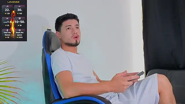 Snapshot of EdwardRoss_ chatting on December 3, 2025, 8:07 pm EdwardRoss online show from December 3, 2025, 8:07 pm