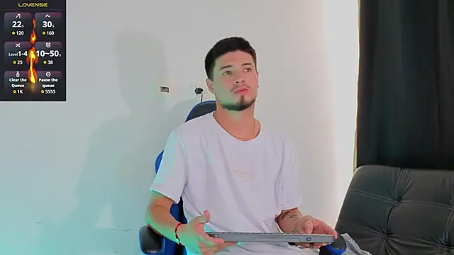 Snapshot of EdwardRoss_ chatting on January 7, 2026, 7:38 pm EdwardRoss online show from January 7, 2026, 7:38 pm