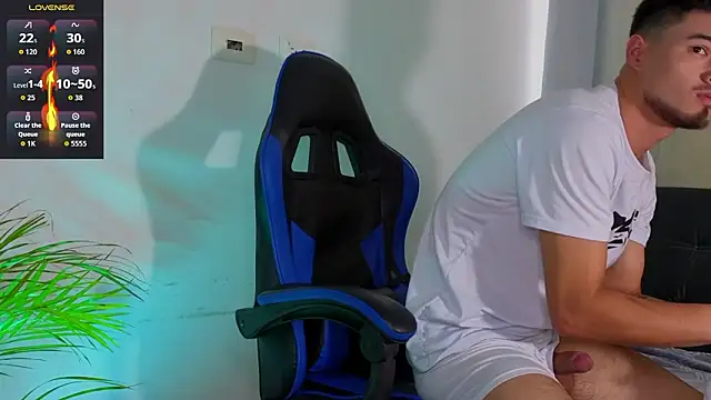 Snapshot of EdwardRoss_ chatting on February 2, 2026, 10:08 pm EdwardRoss online show from February 2, 2026, 10:08 pm