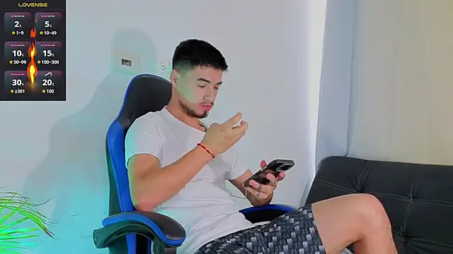 Snapshot of EdwardRoss_ chatting on February 3, 2026, 10:26 pm EdwardRoss online show from February 3, 2026, 10:26 pm