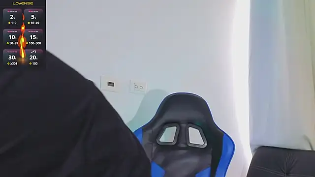 Snapshot of EdwardRoss_ chatting on February 13, 2026, 7:54 pm EdwardRoss online show from February 13, 2026, 7:54 pm