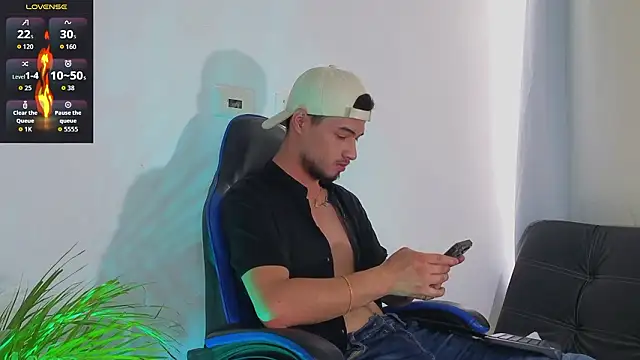 Snapshot of EdwardRoss_ chatting on February 23, 2026, 9:01 pm EdwardRoss online show from February 23, 2026, 9:01 pm