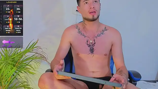 Snapshot of EdwardRoss_ chatting on May 16, 2026, 12:07 am EdwardRoss online show from May 16, 2026, 12:07 am