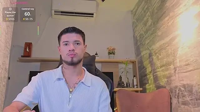 Snapshot of EdwardRoss_ chatting on June 19, 2026, 10:02 pm EdwardRoss online show from June 19, 2026, 10:02 pm