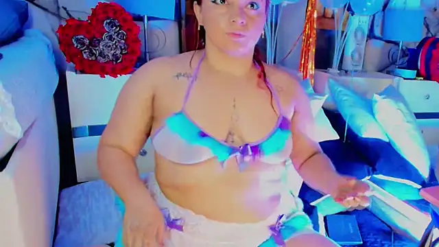 Snapshot of LilyyBigAss chatting on October 17, 2025, 11:46 am LilyyBigAss online show from October 17, 2025, 11:46 am