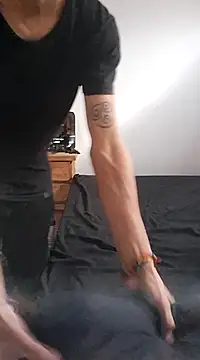 LYZBORNHD online show from March 12, 2025, 9:13 pm