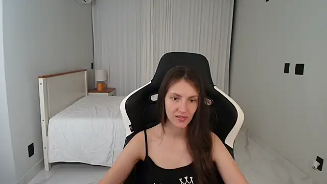 Snapshot of upssnowy chatting on July 28, 2026, 4:30 am upssnowy online show from July 28, 2026, 4:30 am