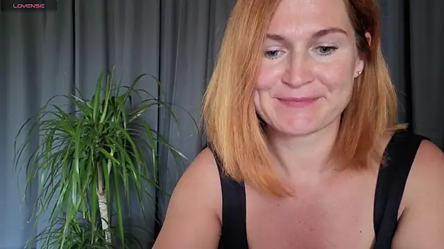 Sheandhim23 online show from May 28, 2026, 11:07 am