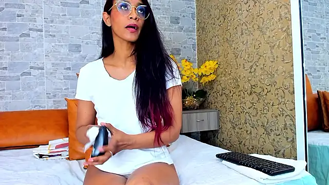 ZoeSmitth online show from December 3, 2024, 2:14 am