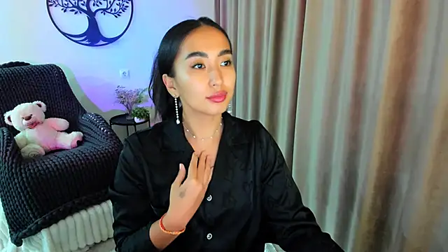 worldofkim online show from November 11, 2025, 10:59 am