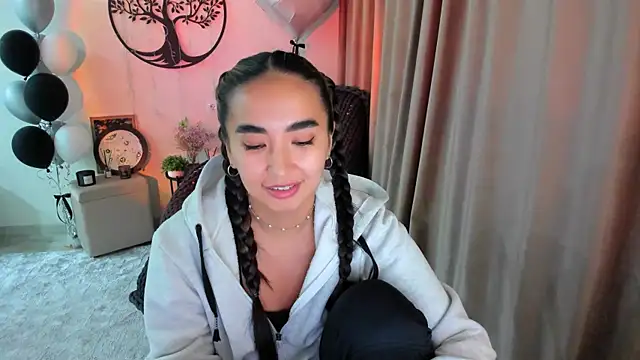 worldofkim online show from March 31, 2026, 1:11 pm