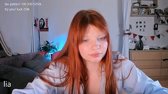 Snapshot of lil_lia chatting on May 11, 2026, 11:02 pm lil lia online show from May 11, 2026, 11:02 pm