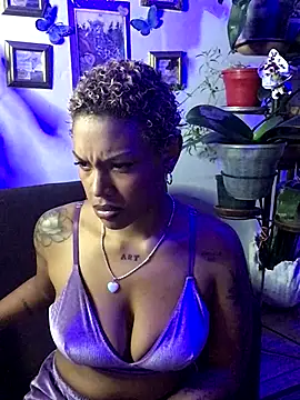 haiiley more online show from October 25, 2025, 12:18 am