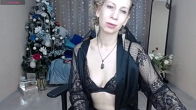 Snapshot of AdrianaSea chatting on January 10, 2025, 3:18 am AdrianaSea online show from January 10, 2025, 3:18 am