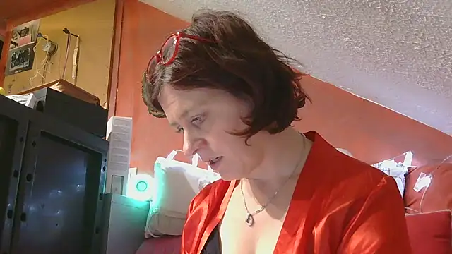 Snapshot of lanax chatting on November 4, 2025, 1:21 pm lanax online show from November 4, 2025, 1:21 pm