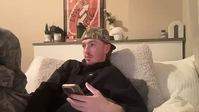 Snapshot of younghungginger chatting on December 19, 2024, 11:14 pm younghungginger online show from December 19, 2024, 11:14 pm