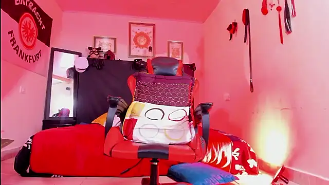 AlejoKhalifa  online show from January 7, 2026, 9:28 pm