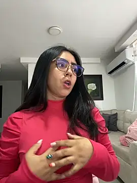 GiiirlPower online show from October 2, 2025, 2:13 pm