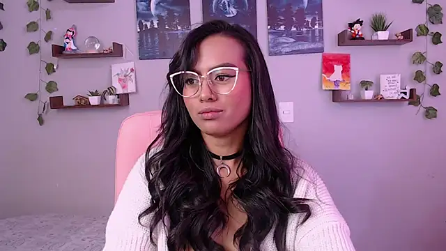 macey elliot  online show from January 21, 2025, 2:37 pm