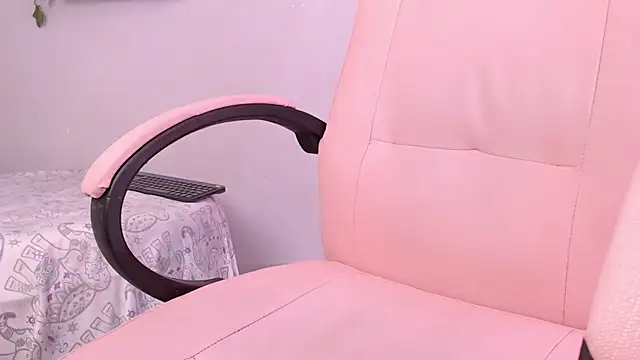 macey elliot  online show from January 28, 2025, 3:35 pm