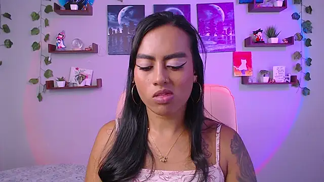 macey elliot  online show from February 6, 2025, 12:37 pm