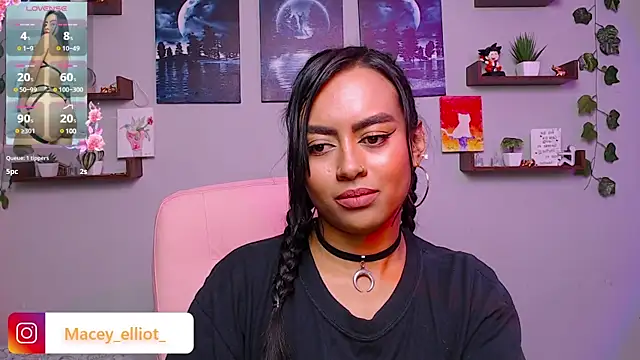 macey elliot  online show from February 11, 2025, 5:50 pm