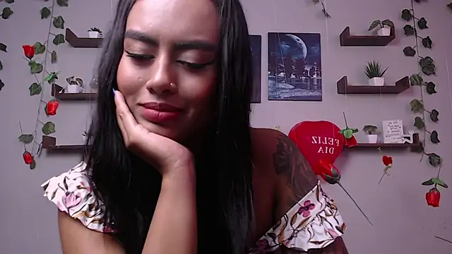 macey elliot  online show from February 21, 2025, 5:53 pm