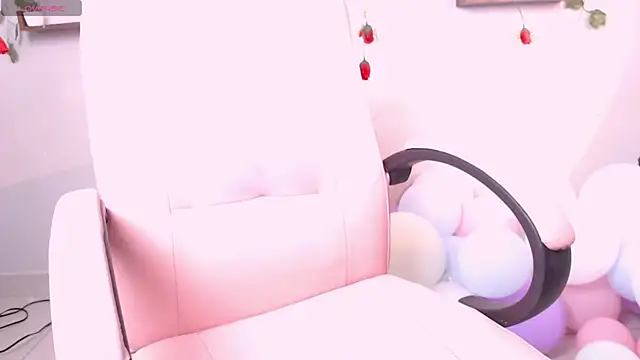 macey elliot  online show from March 6, 2025, 11:58 am