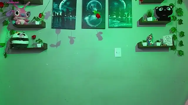 macey elliot  online show from March 17, 2025, 2:12 pm