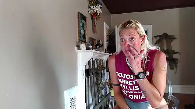 Snapshot of Glamazonx chatting on September 8, 2025, 3:55 pm Glamazonx online show from September 8, 2025, 3:55 pm