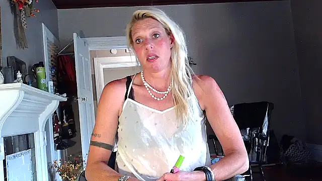 Snapshot of Glamazonx chatting on September 12, 2025, 4:29 pm Glamazonx online show from September 12, 2025, 4:29 pm