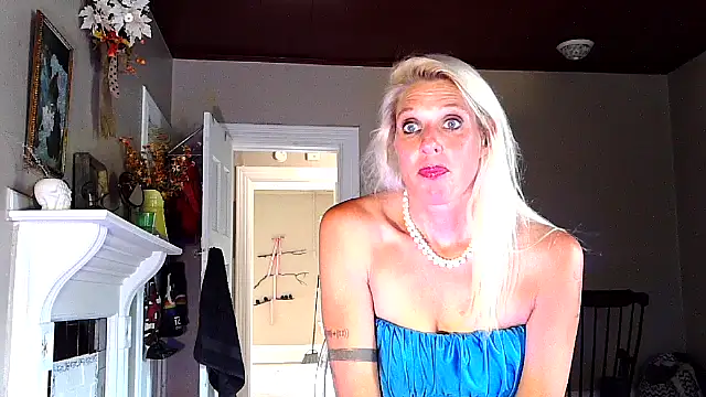 Snapshot of Glamazonx chatting on September 13, 2025, 6:51 pm Glamazonx online show from September 13, 2025, 6:51 pm