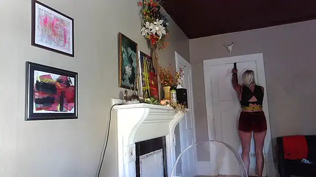 Snapshot of Glamazonx chatting on October 25, 2025, 8:03 pm Glamazonx online show from October 25, 2025, 8:03 pm