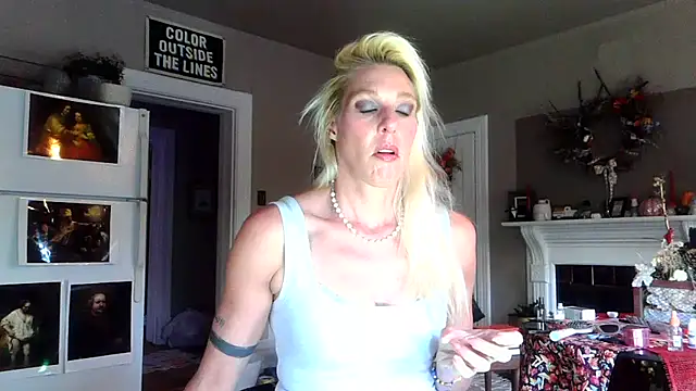 Snapshot of Glamazonx chatting on October 26, 2025, 1:50 pm Glamazonx online show from October 26, 2025, 1:50 pm