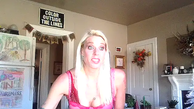 Snapshot of Glamazonx chatting on November 13, 2025, 8:08 pm Glamazonx online show from November 13, 2025, 8:08 pm