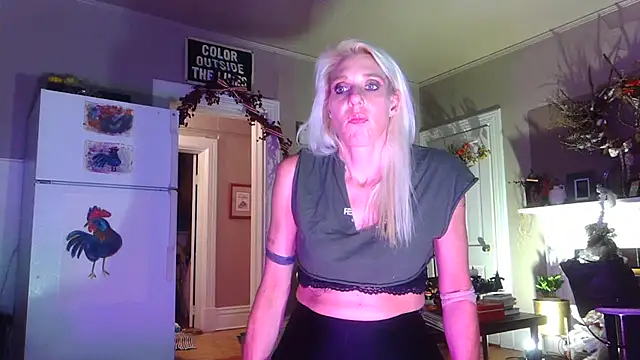 Snapshot of Glamazonx chatting on November 21, 2025, 3:05 am Glamazonx online show from November 21, 2025, 3:05 am